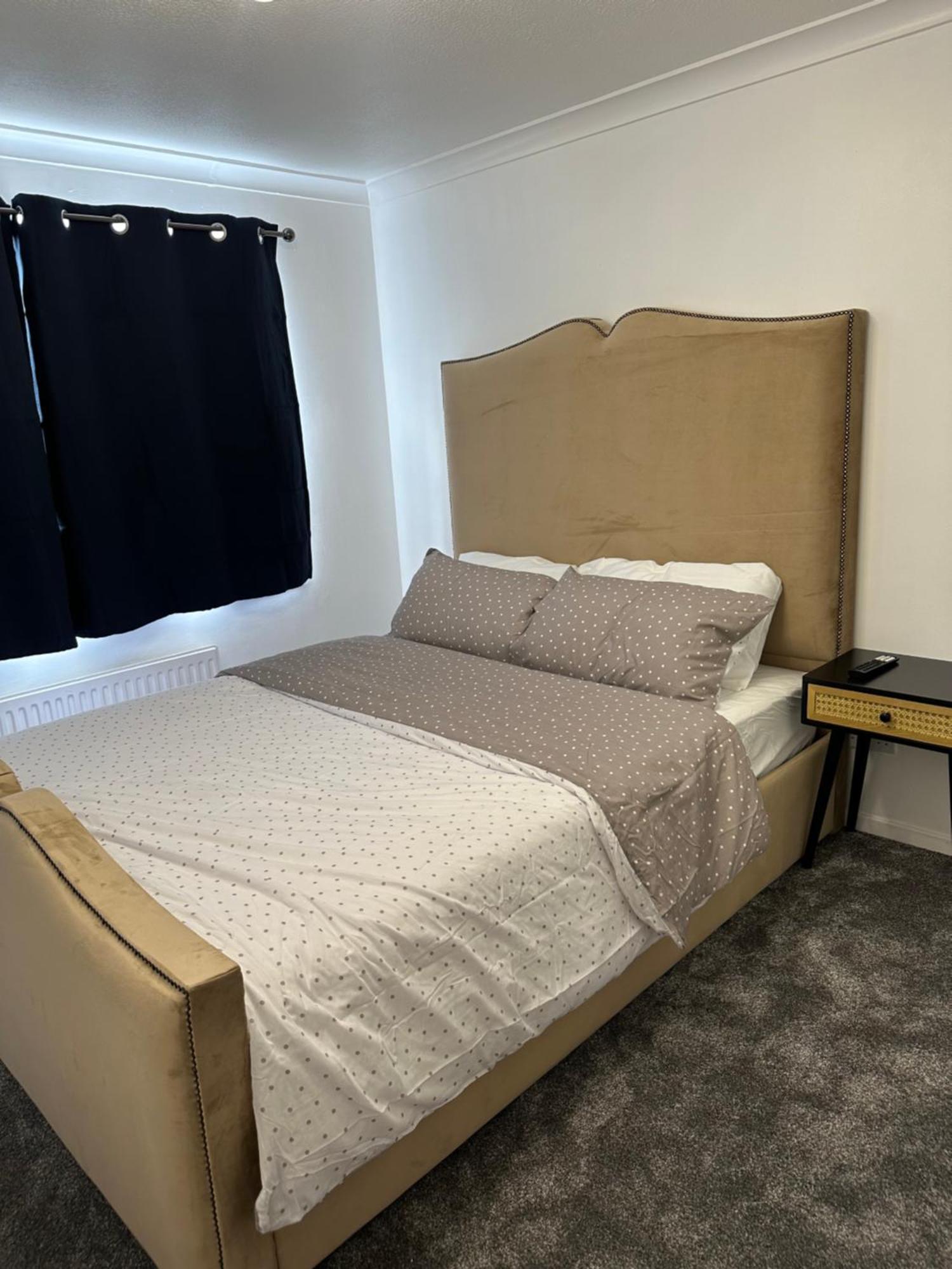 Lovely Two Bedroom Flat Thamesmead  Exterior foto